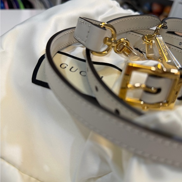 Gucci White leather straps with gold accent - NEW - Picture 8 of 10